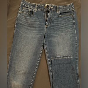 Curvy skinny jeans